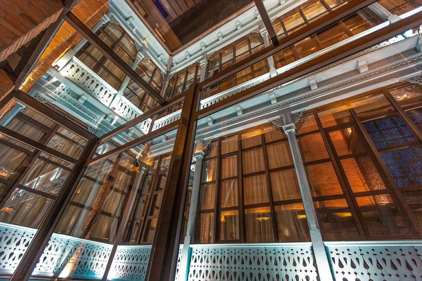 Royal Inn Tbilisi Buitenkant foto