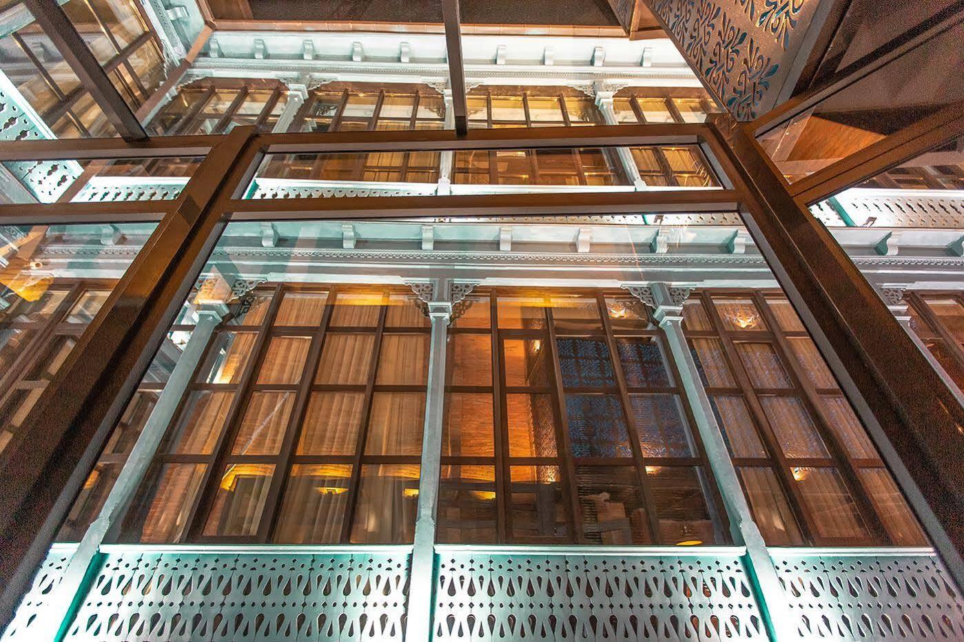 Royal Inn Tbilisi Buitenkant foto